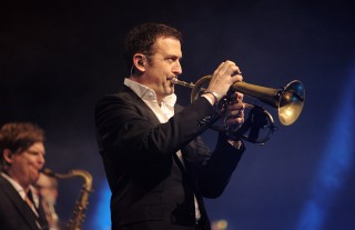 Weltbekannter Trompeten-Virtuose mit erstklassiger Band