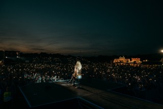 Live ist sie ein Feuerwerk und Profi durch und durch